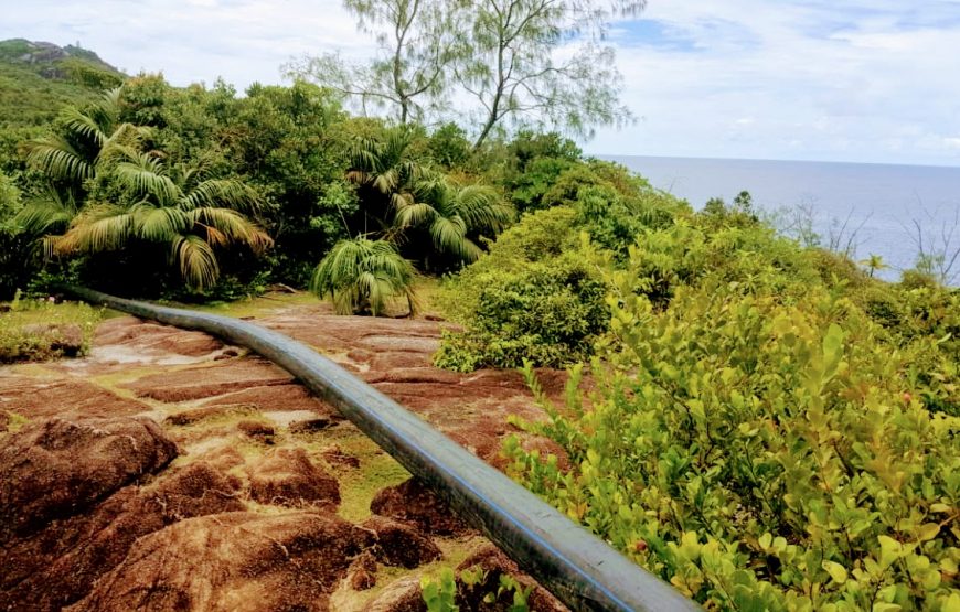 Anse Majore Trail