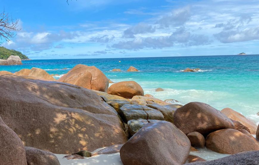 Praslin & La Digue Island Tour (Ferry Sharing)