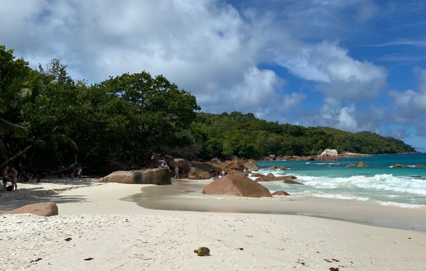 Praslin & La Digue Island Tour (Ferry Sharing)